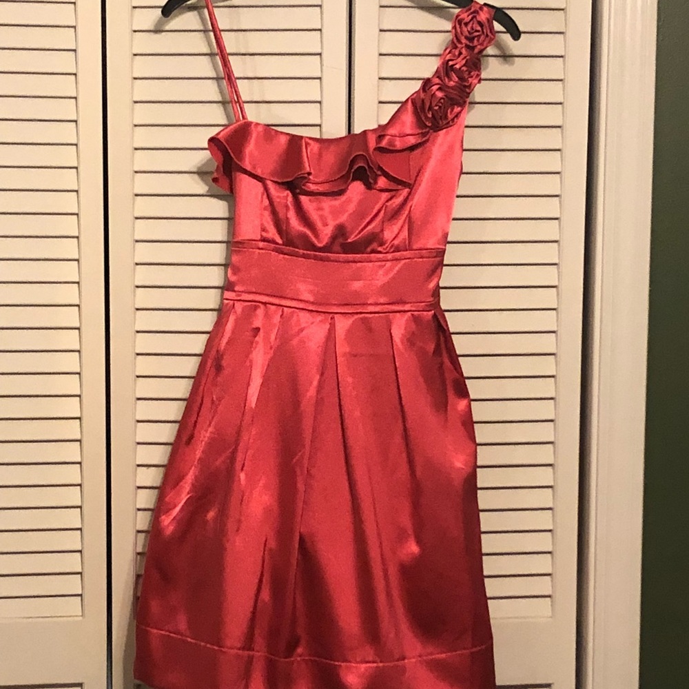One shoulder dress
